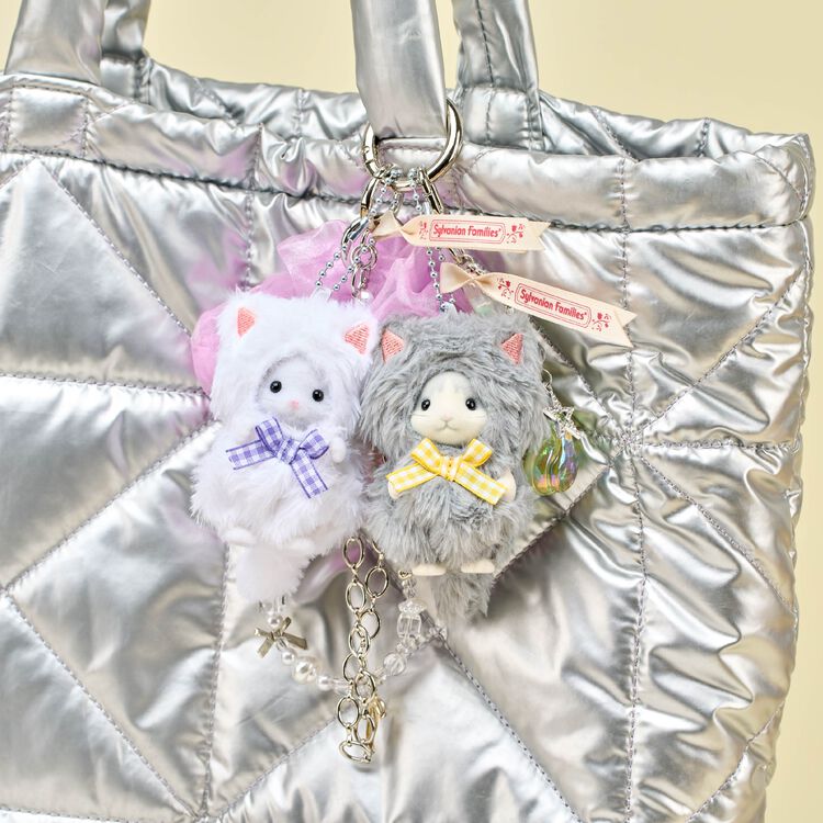 [In Stock] Sylvanian Families Bunny Keychain - Strawberry SH0171 (Japan)