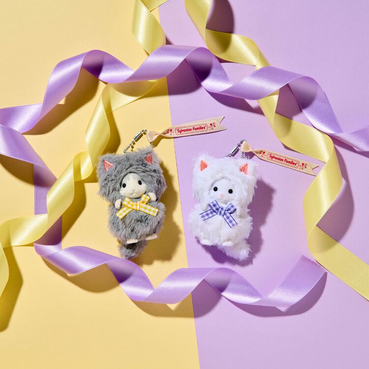 [In Stock] Sylvanian Families Bunny Keychain - Strawberry SH0171 (Japan)