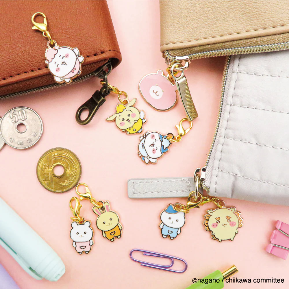 [In Stock] Chiikawa Metal Buckle (Cute Pink Bear) SCH1040