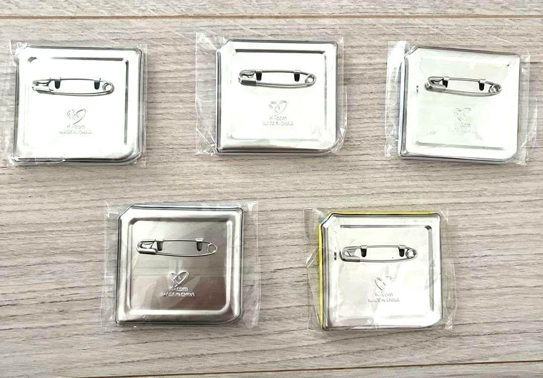 [In Stock] Pandoraboo Bread Thief ~ Picture Book Shaped Metal Buckle (Blind Box; Randomly Selected from 6 Designs) SBB0130