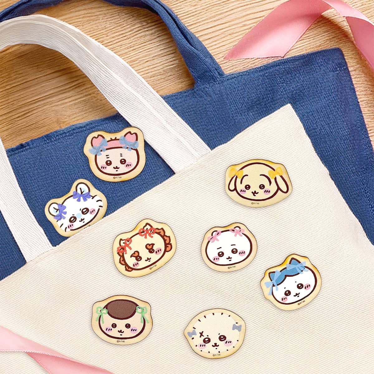 [In stock] ちいかわChiikawa- lop-eared うさぎRabbit Japanese wooden badge SCH1209