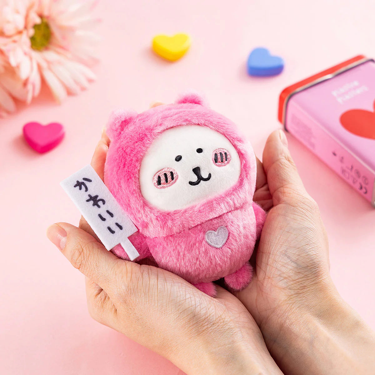 [In Stock] Nagano JOKE BEAR - JOKE BEAR Holding a "Kawaii" Sign - Keychain Plush Toy SNA0179