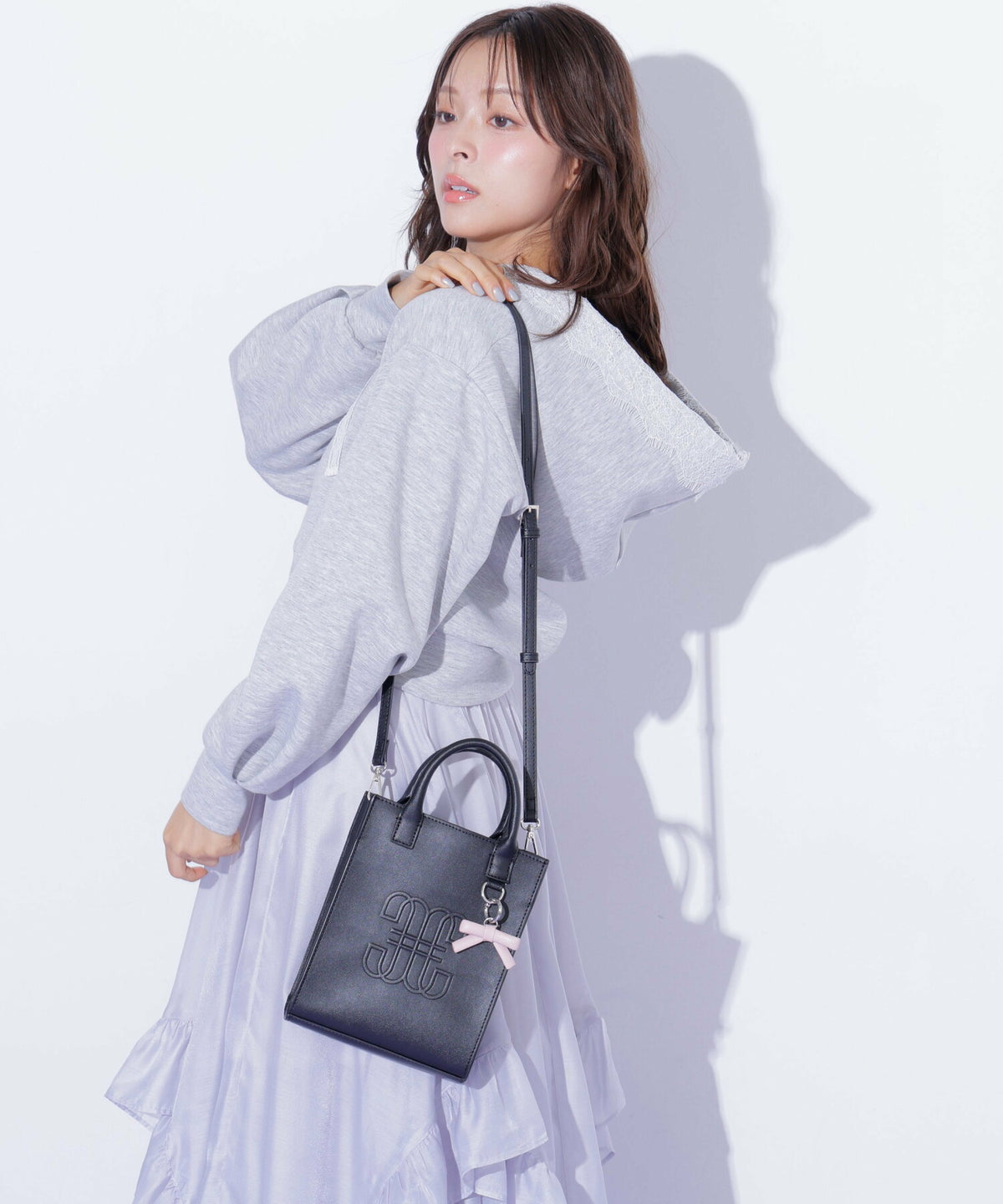 [預訂款] [請先向客服查詢日本庫存]  JILL by JILL STUART- Link J L微章皮革刺繡雙提手帆布迷你托特包（全3色） SG0091