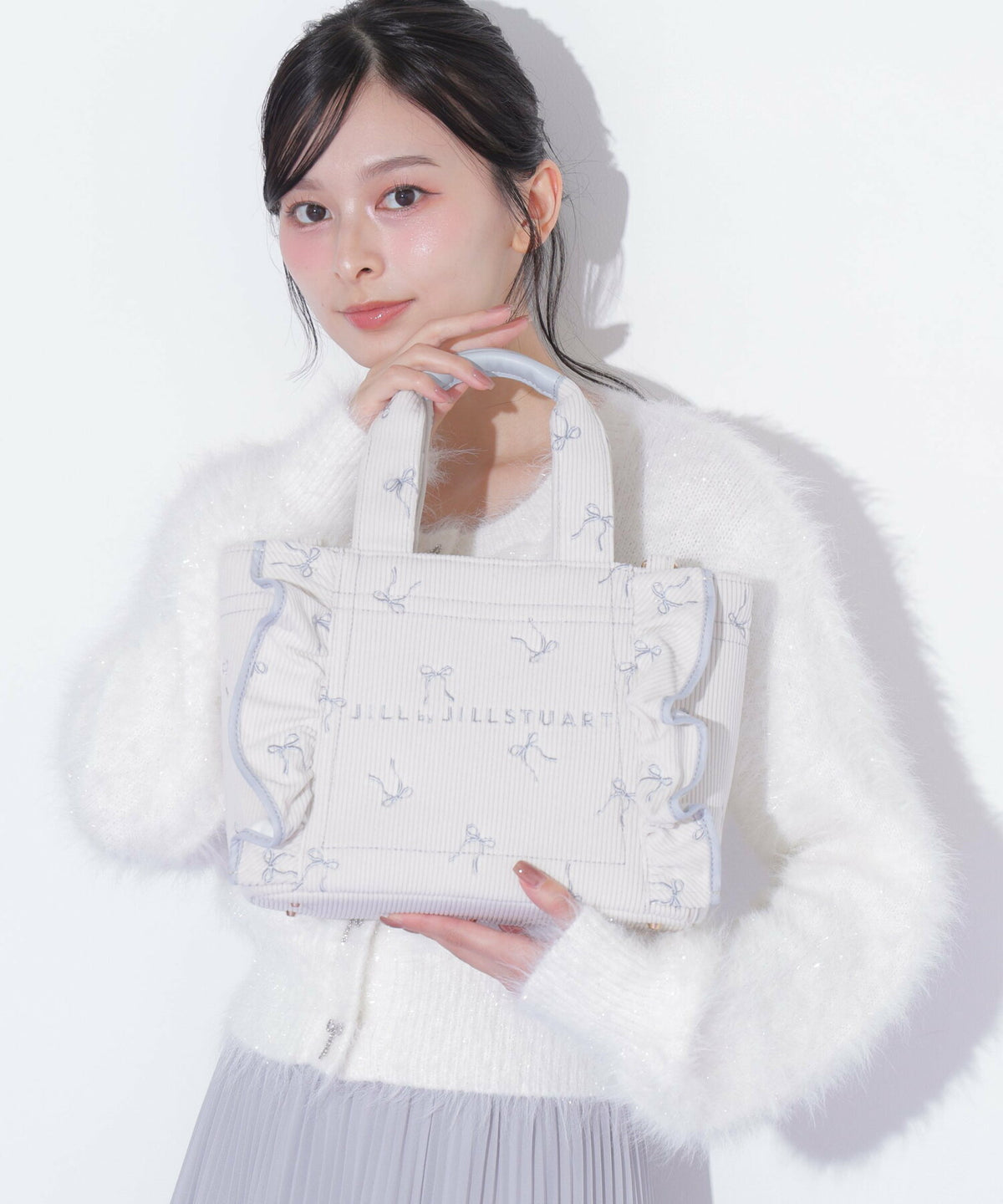 [預訂款] [請先向客服查詢日本庫存] JILL by JILL STUART- 奢華手工立體字母蝴蝶結刺繡波浪邊兩用手提包（全2色） SG0100