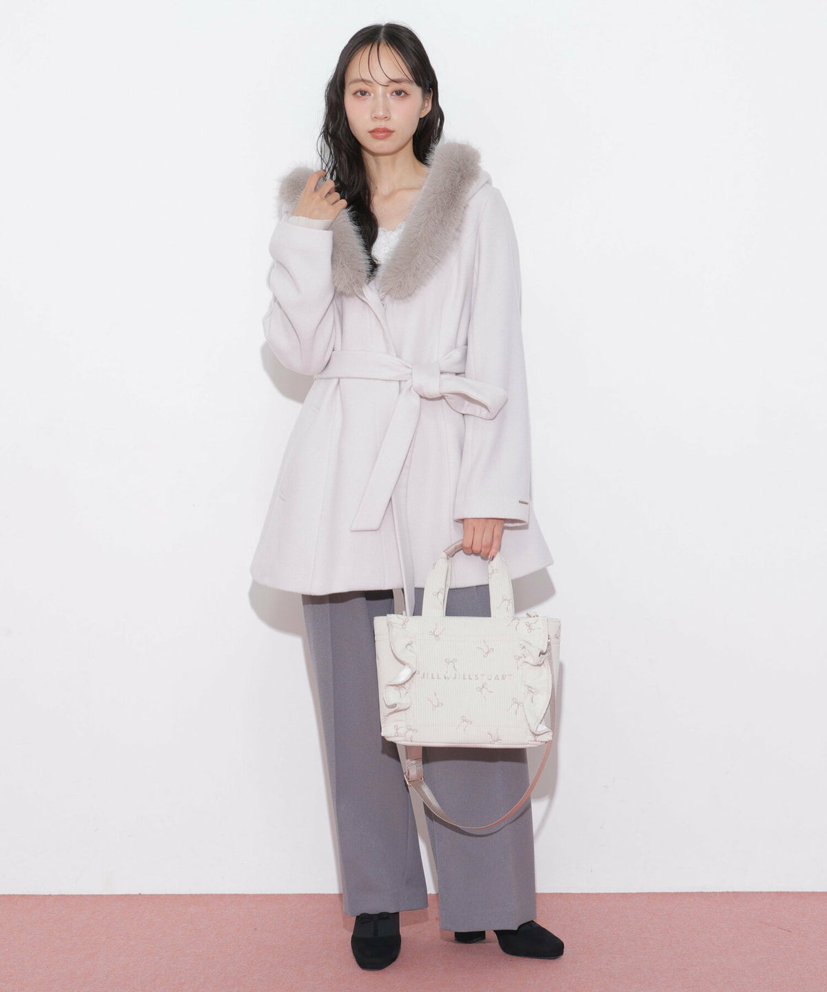 [預訂款] [請先向客服查詢日本庫存] JILL by JILL STUART- 奢華手工立體字母蝴蝶結刺繡波浪邊兩用手提包（全2色） SG0100