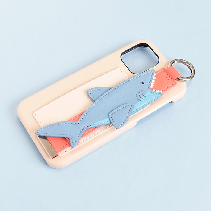 [Pre-order Item] Faux leather crocodile/shark pattern iPhone case with anti-slip wristband and clip design, also suitable for hanging rope (2 styles available, compatible with iPhone 12/12 Pro and iPhone 13/13 Pro) SH0046